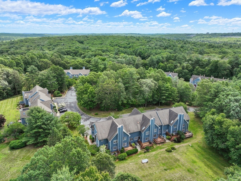 Hopkinton, Massachusetts, 01748, United States, 2 Bedrooms Bedrooms, ,3 BathroomsBathrooms,Residential,For Sale,1875527