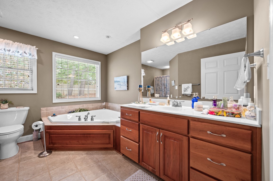 Bedford, Virginia, 24523, United States, 3 Bedrooms Bedrooms, ,3 BathroomsBathrooms,Residential,For Sale,1990224