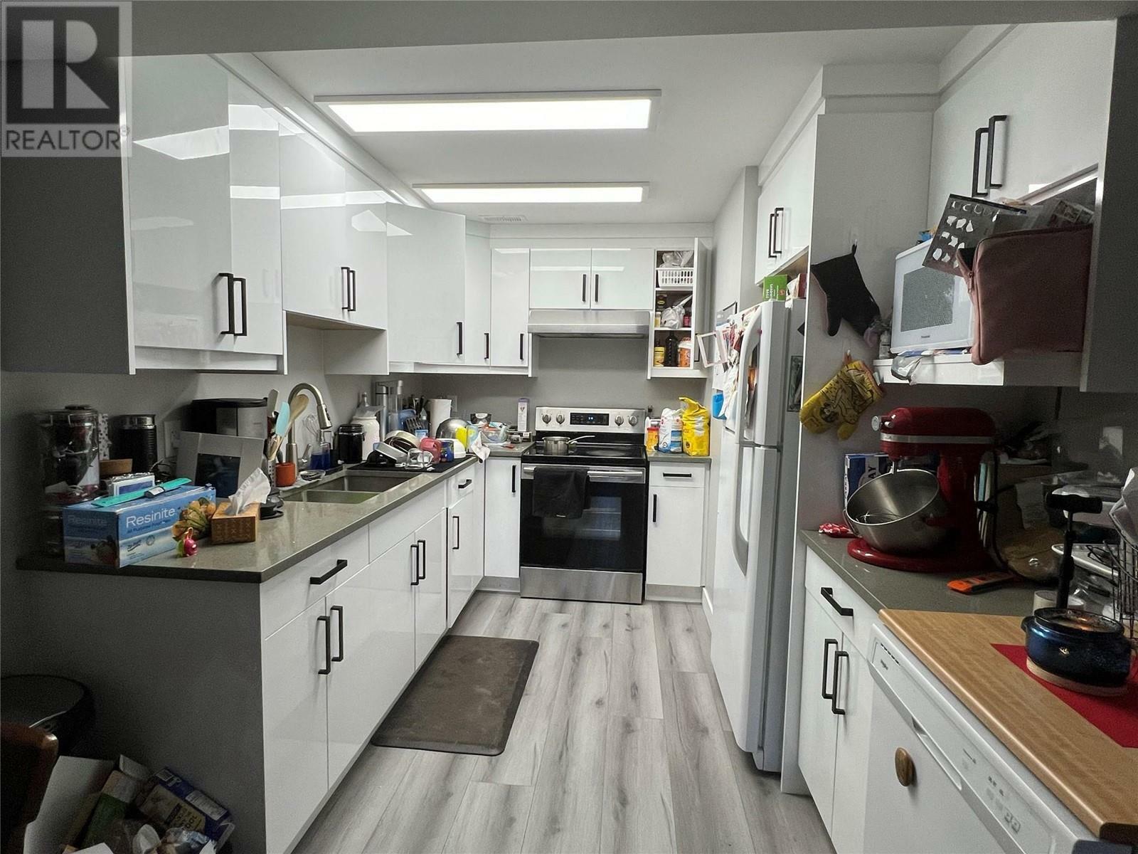 KAMLOOPS, British Columbia, V2B 5N1, CA, 5 Bedrooms Bedrooms, ,3 BathroomsBathrooms,Residential,For Sale,1838666