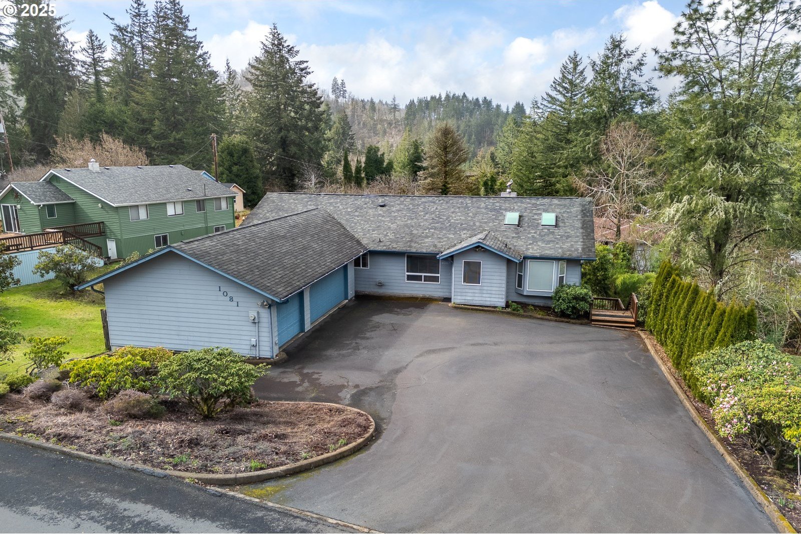 Toledo, Oregon, 97391, United States, 6 Bedrooms Bedrooms, ,4 BathroomsBathrooms,Residential,For Sale,1722214
