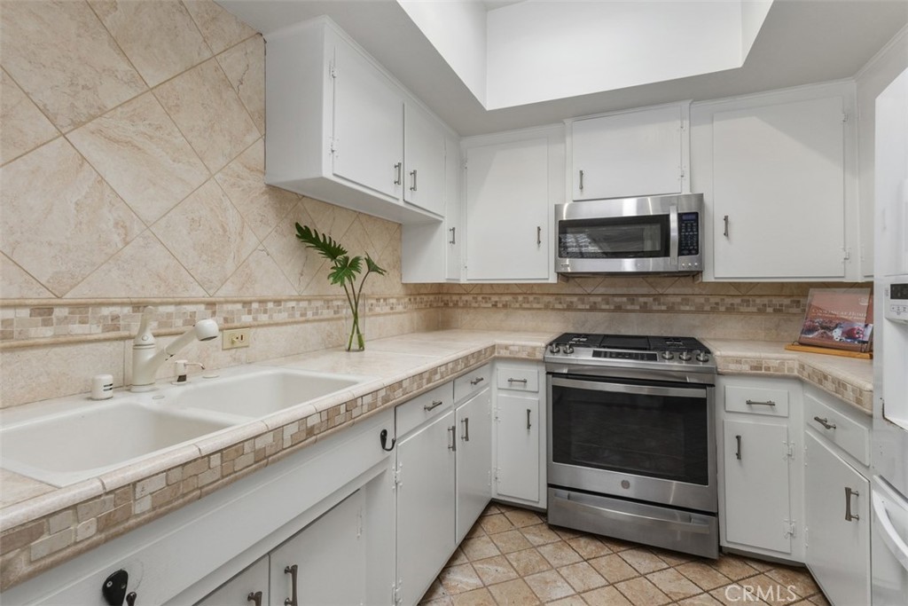 Costa Mesa, California, 92627, United States, 4 Bedrooms Bedrooms, ,3 BathroomsBathrooms,Residential,For Sale,1926286