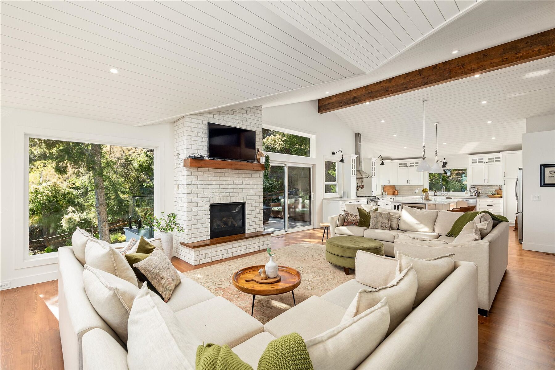  Stunning Home with Privacy - 物件實景