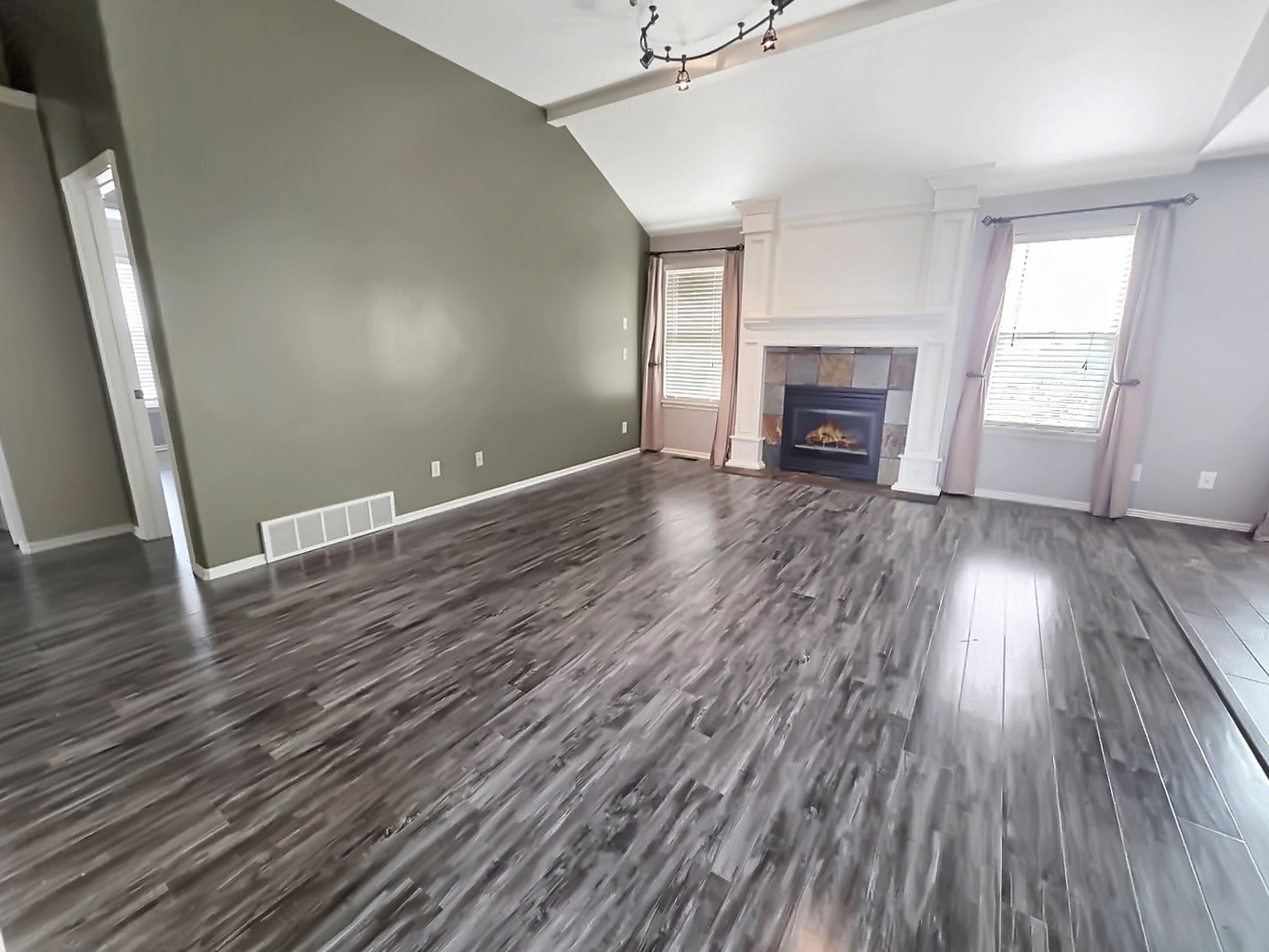 Sheridan, Wyoming, 82801, United States, 5 Bedrooms Bedrooms, ,3 BathroomsBathrooms,Residential,For Sale,1993883