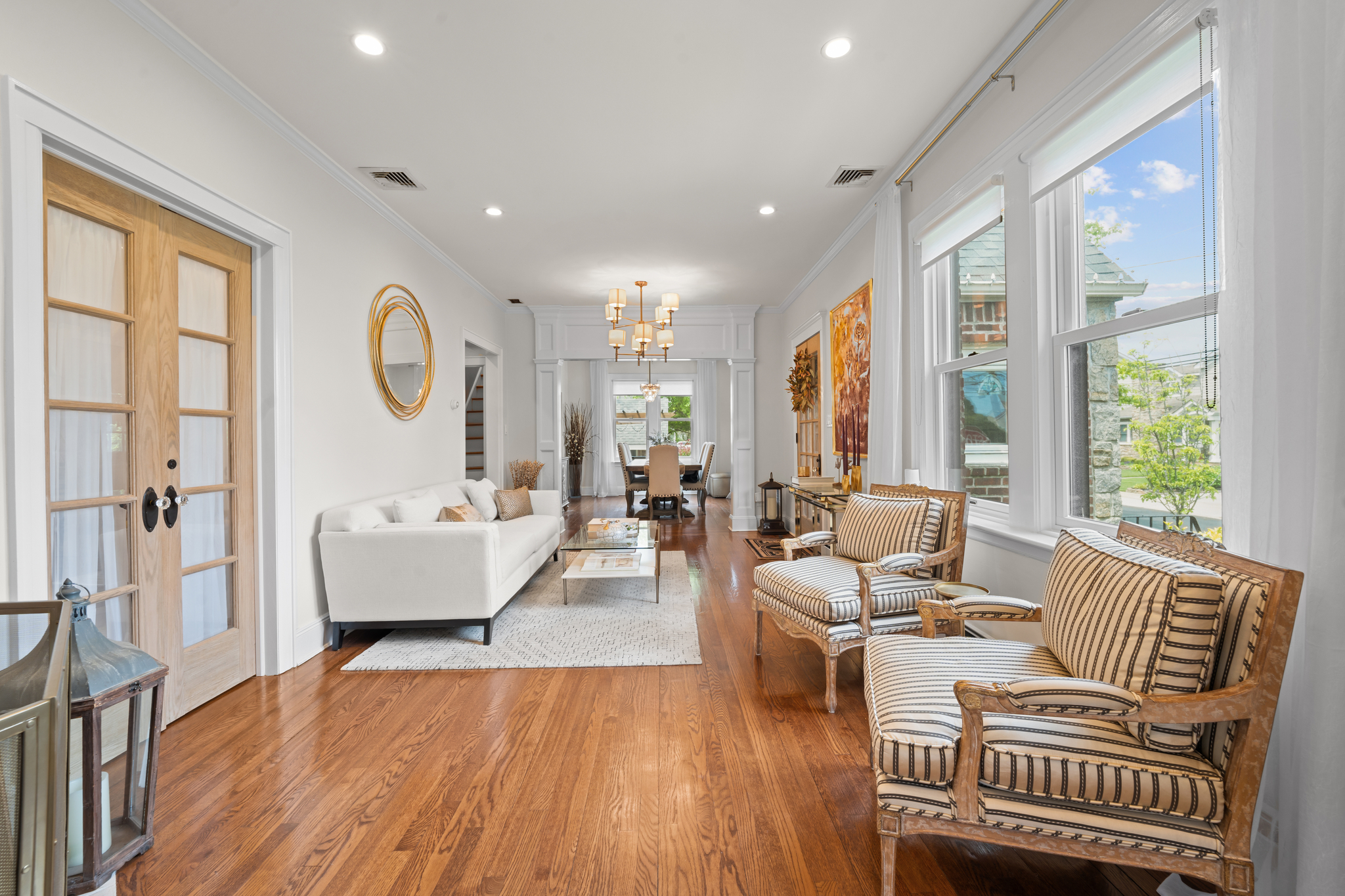 Oceanside, New York, 11572, United States, 3 Bedrooms Bedrooms, ,2 BathroomsBathrooms,Residential,For Sale,1928252