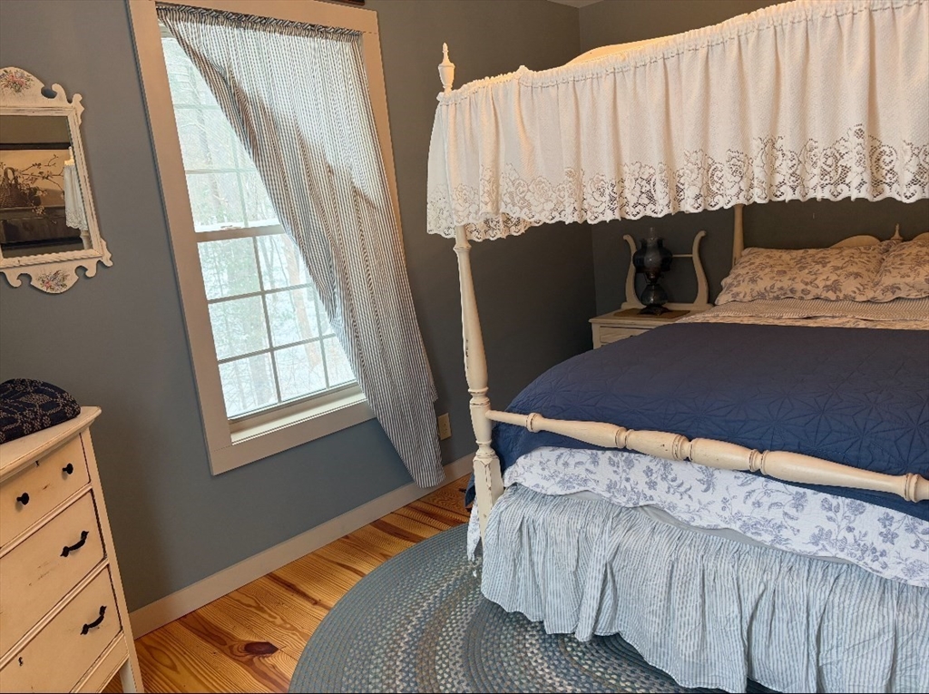 Northbridge, Massachusetts, 01588, United States, 4 Bedrooms Bedrooms, ,2 BathroomsBathrooms,Residential,For Sale,2015326