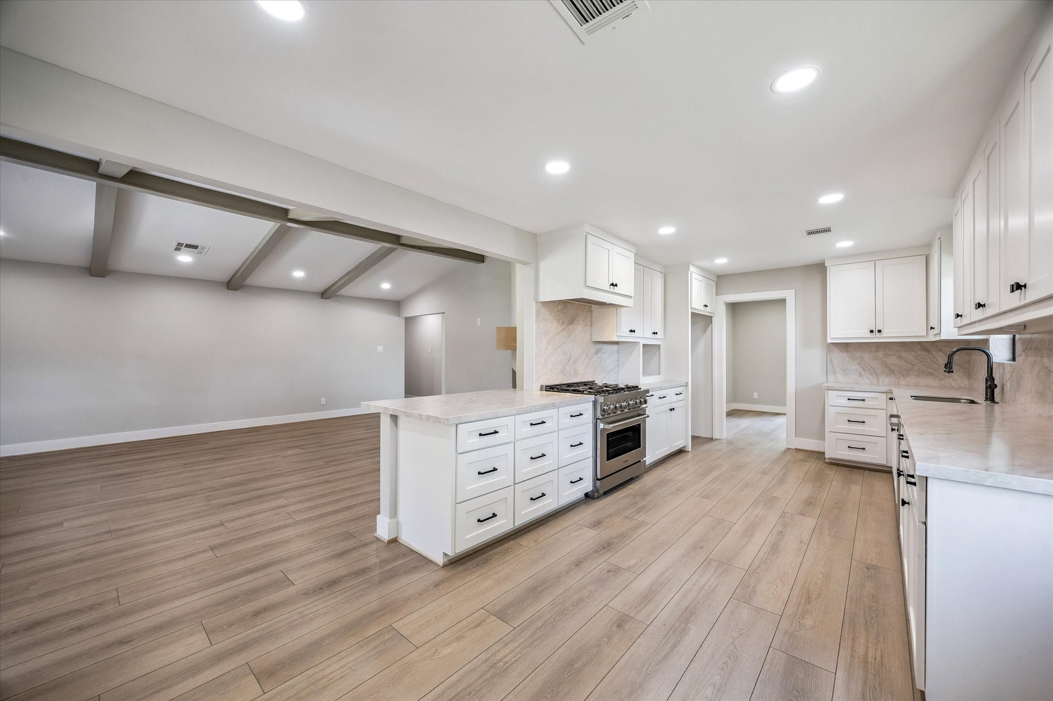  6234 Yarwell Drive - 物件實景