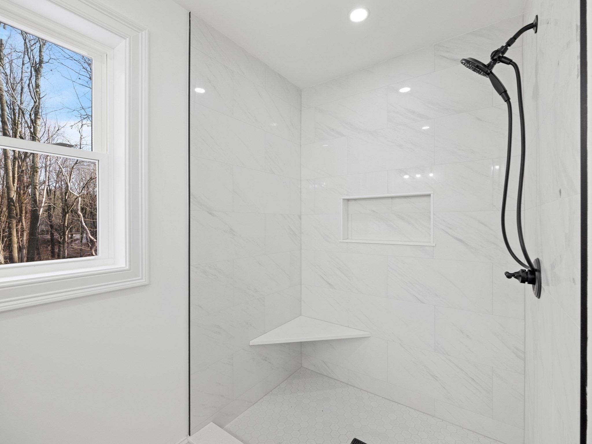 Plaistow, New Hampshire, 03865, United States, 3 Bedrooms Bedrooms, ,2 BathroomsBathrooms,Residential,For Sale,1932587