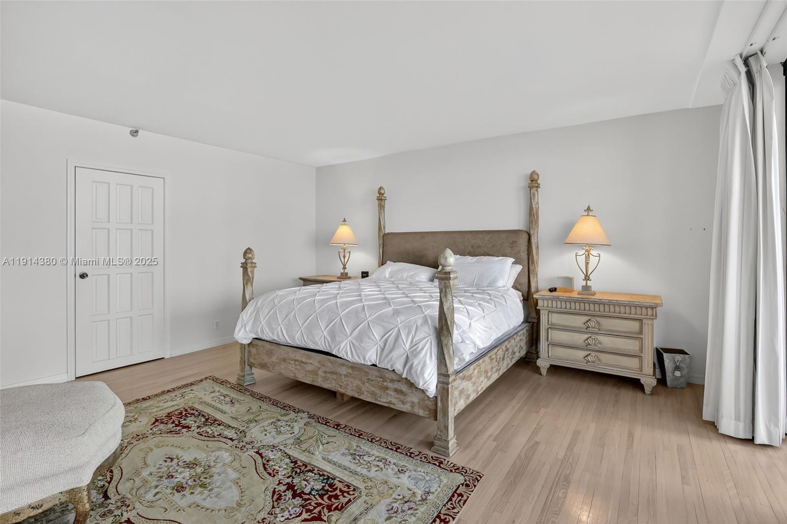 Aventura, Florida, 33180, United States, 3 Bedrooms Bedrooms, ,3 BathroomsBathrooms,Residential,For Sale,1994376