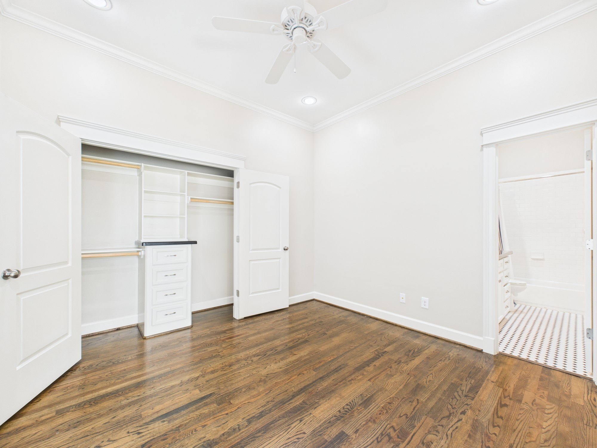 Houston, Texas, 77007, United States, 3 Bedrooms Bedrooms, ,4 BathroomsBathrooms,Residential,For Sale,1990777