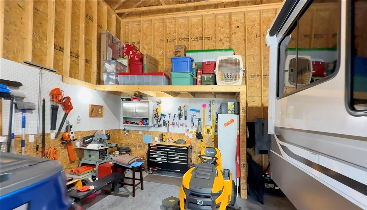 Manchester, Tennessee, 37355, United States, 3 Bedrooms Bedrooms, ,2 BathroomsBathrooms,Residential,For Sale,1907523