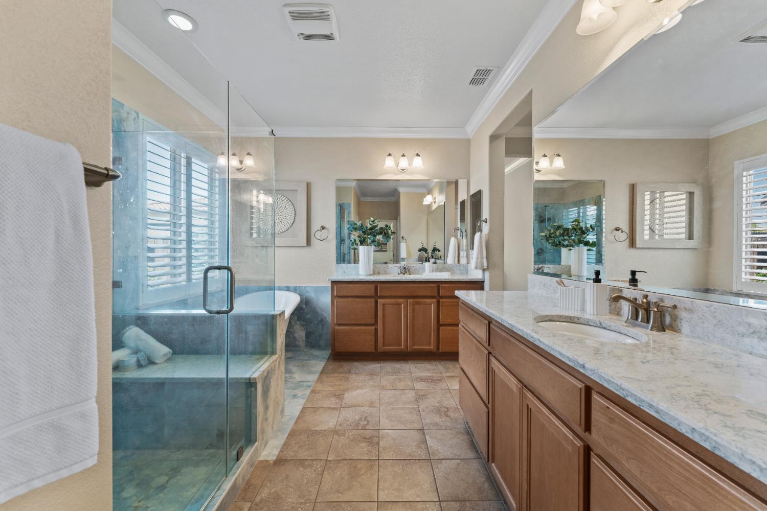 El Dorado Hills, California, 95762, United States, 3 Bedrooms Bedrooms, ,3 BathroomsBathrooms,Residential,For Sale,1932064