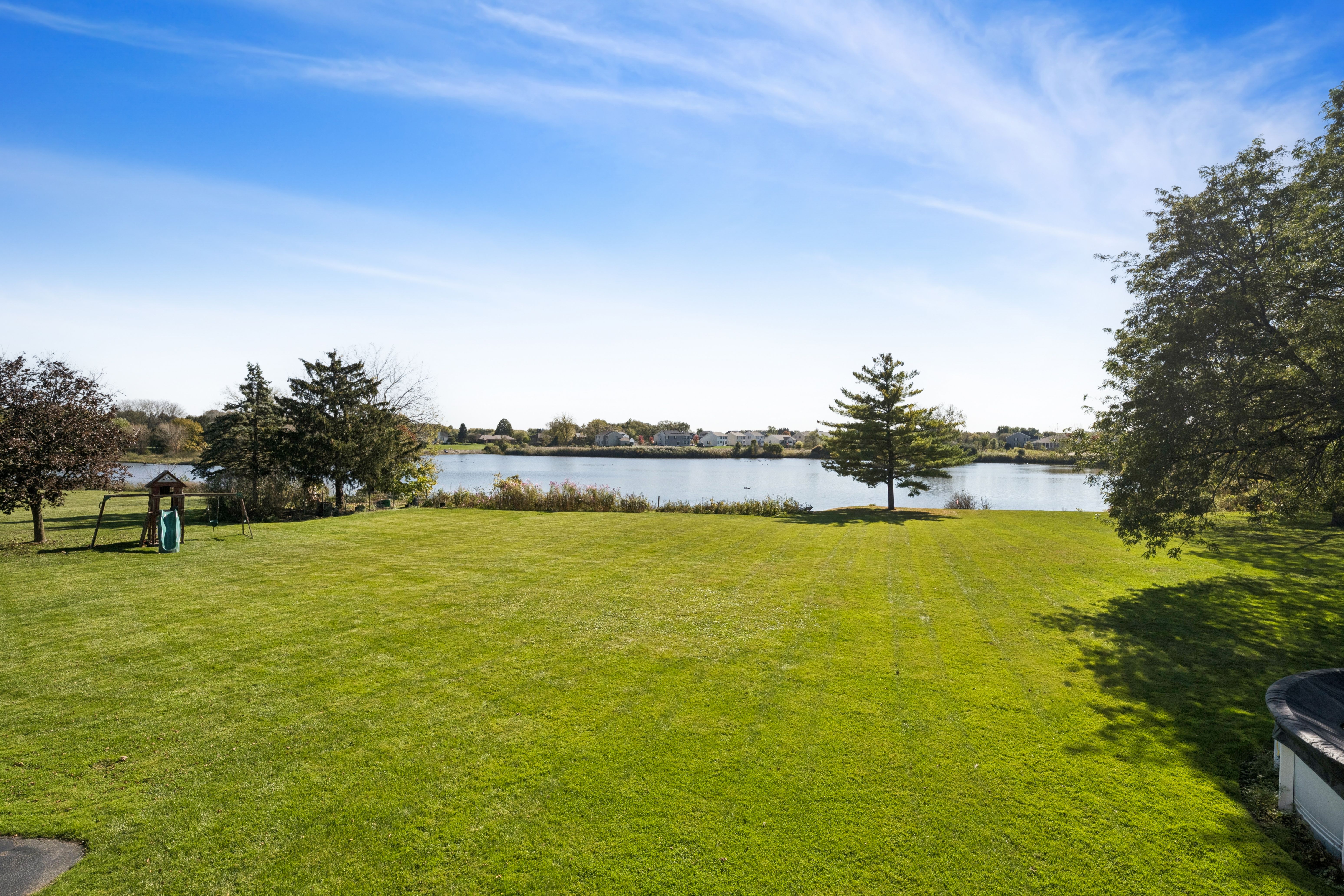  Magnificent Custom Built Home on a Quiet Lake - 物件實景