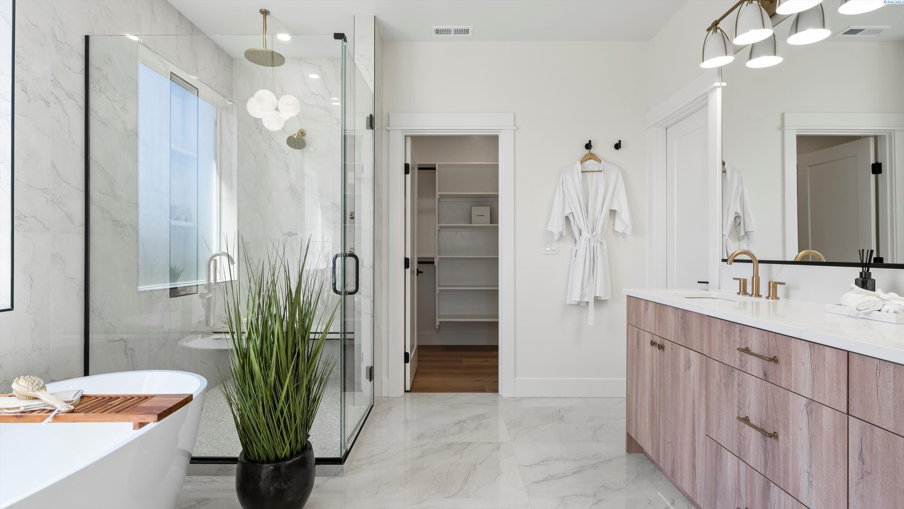 Richland, Washington, 99352, United States, 4 Bedrooms Bedrooms, ,3 BathroomsBathrooms,Residential,For Sale,1996125