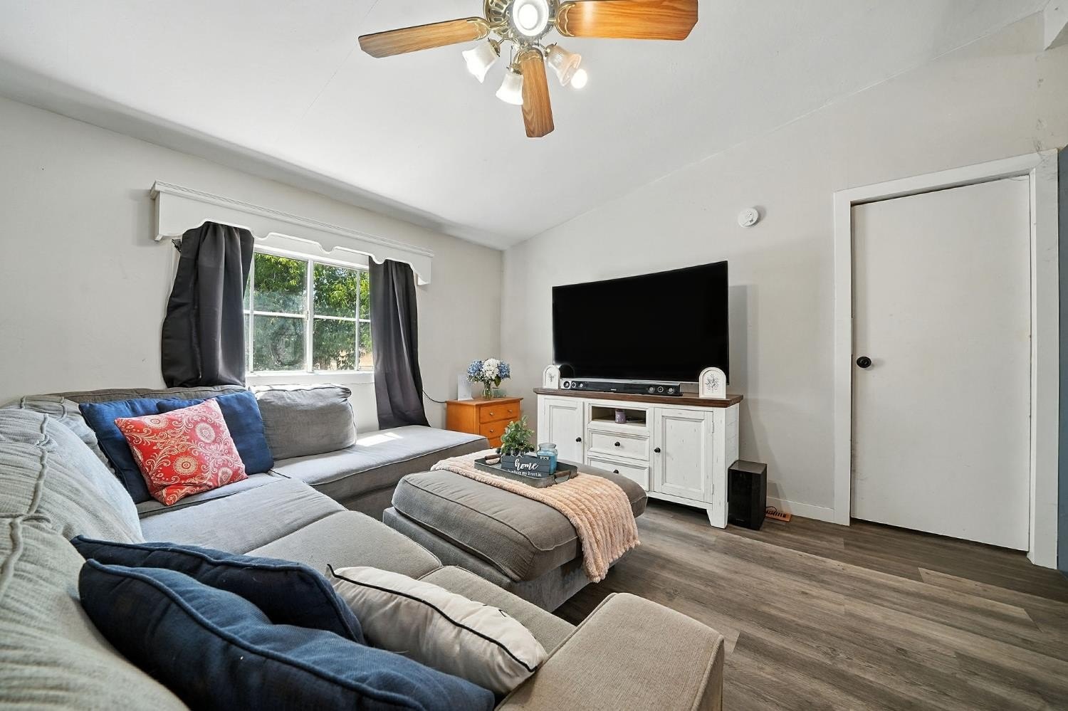 Valley Springs, California, 95252, United States, 3 Bedrooms Bedrooms, ,2 BathroomsBathrooms,Residential,For Sale,1979453