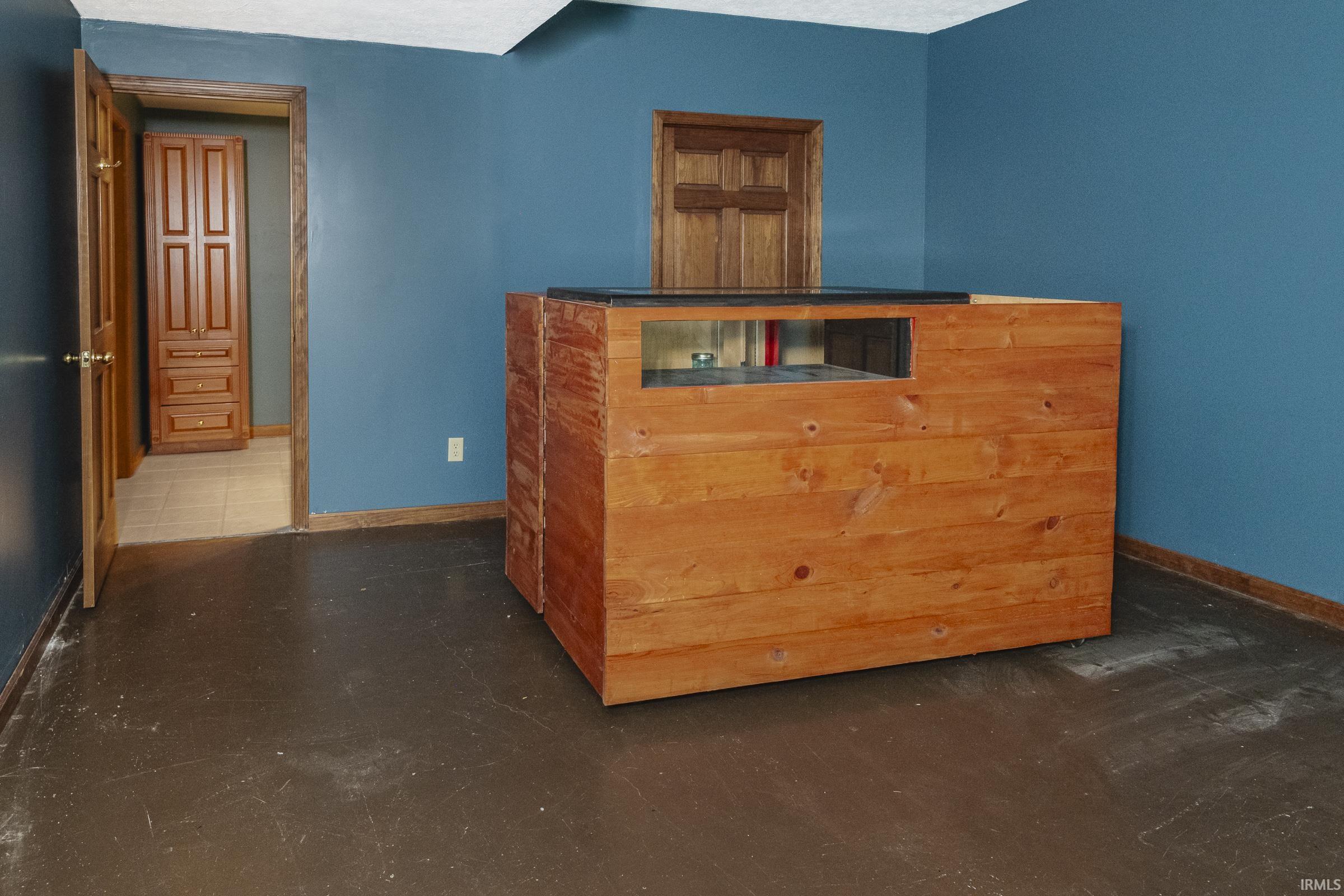 Bloomington, Indiana, 47404, United States, 4 Bedrooms Bedrooms, ,6 BathroomsBathrooms,Residential,For Sale,2005085