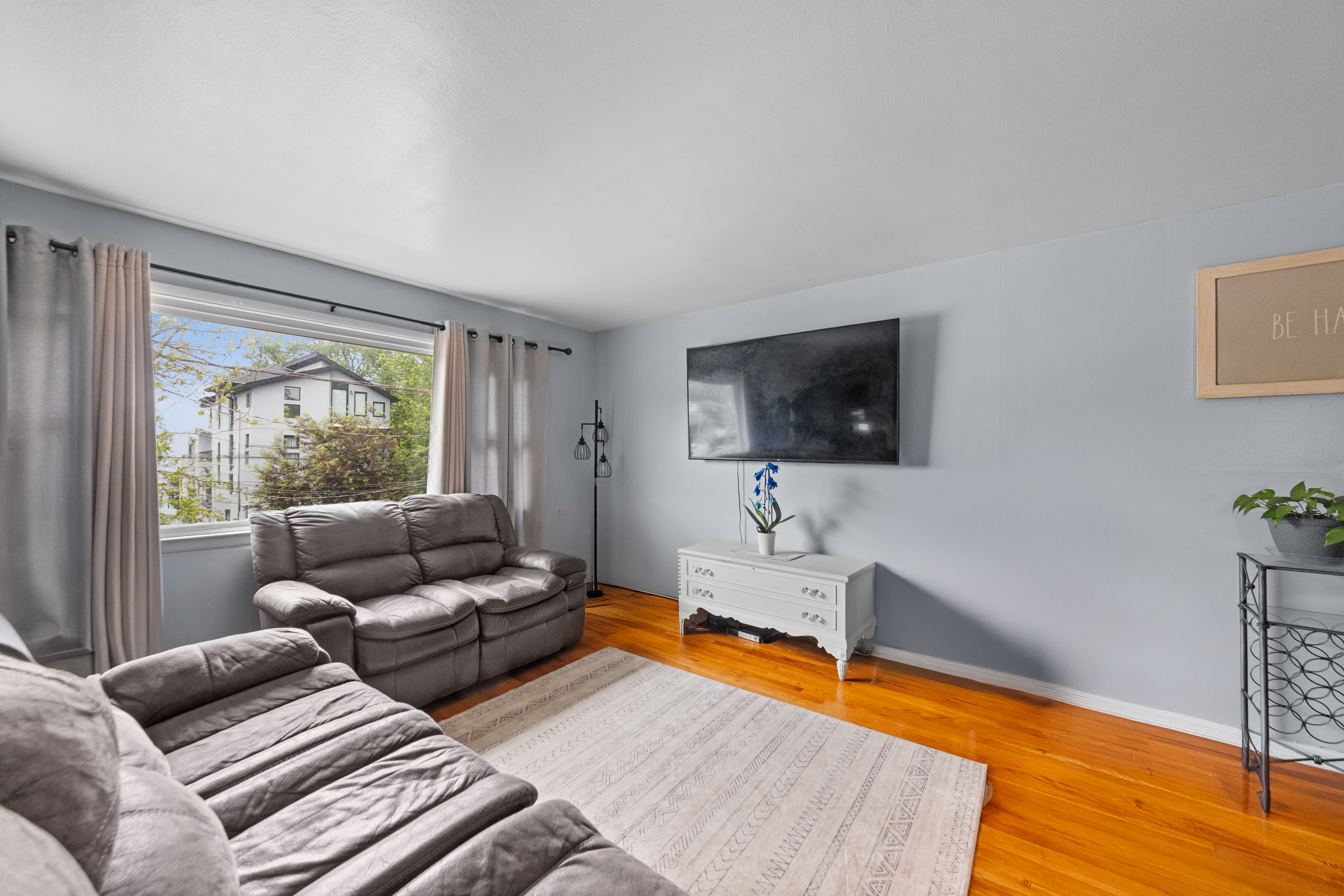 Staten Island, New York, 10305, United States, 8 Bedrooms Bedrooms, ,3 BathroomsBathrooms,Residential,For Sale,1837884