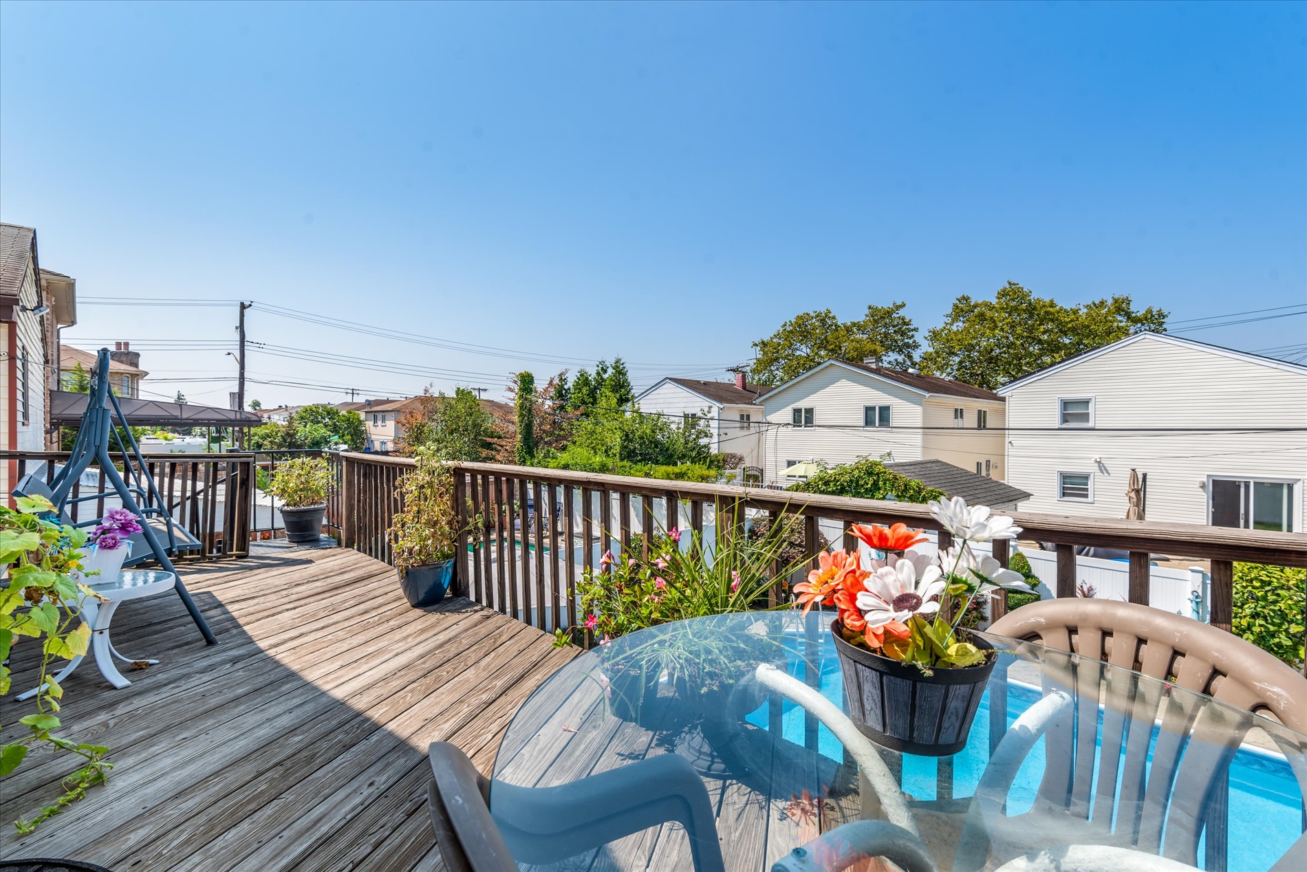 Howard Beach, New York, 11414, United States, 4 Bedrooms Bedrooms, ,2 BathroomsBathrooms,Residential,For Sale,1916184