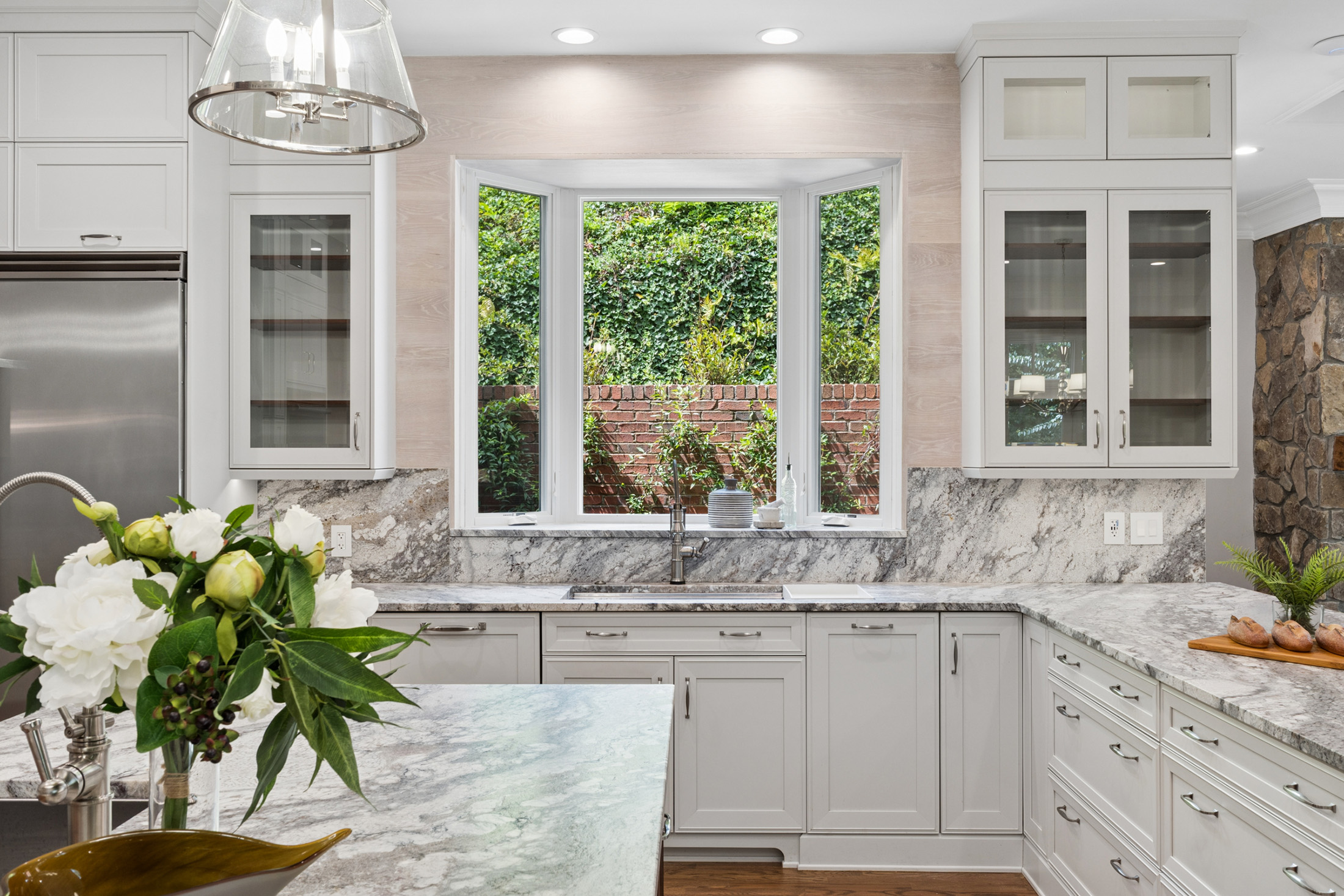  Timeless Design, Privacy, and Exceptional Outdoor Living in Sandy Springs - 物件實景