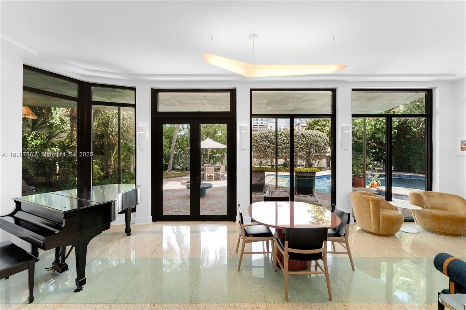Miami Beach, Florida, 33140, United States, 3 Bedrooms Bedrooms, ,4 BathroomsBathrooms,Residential,For Sale,1858063