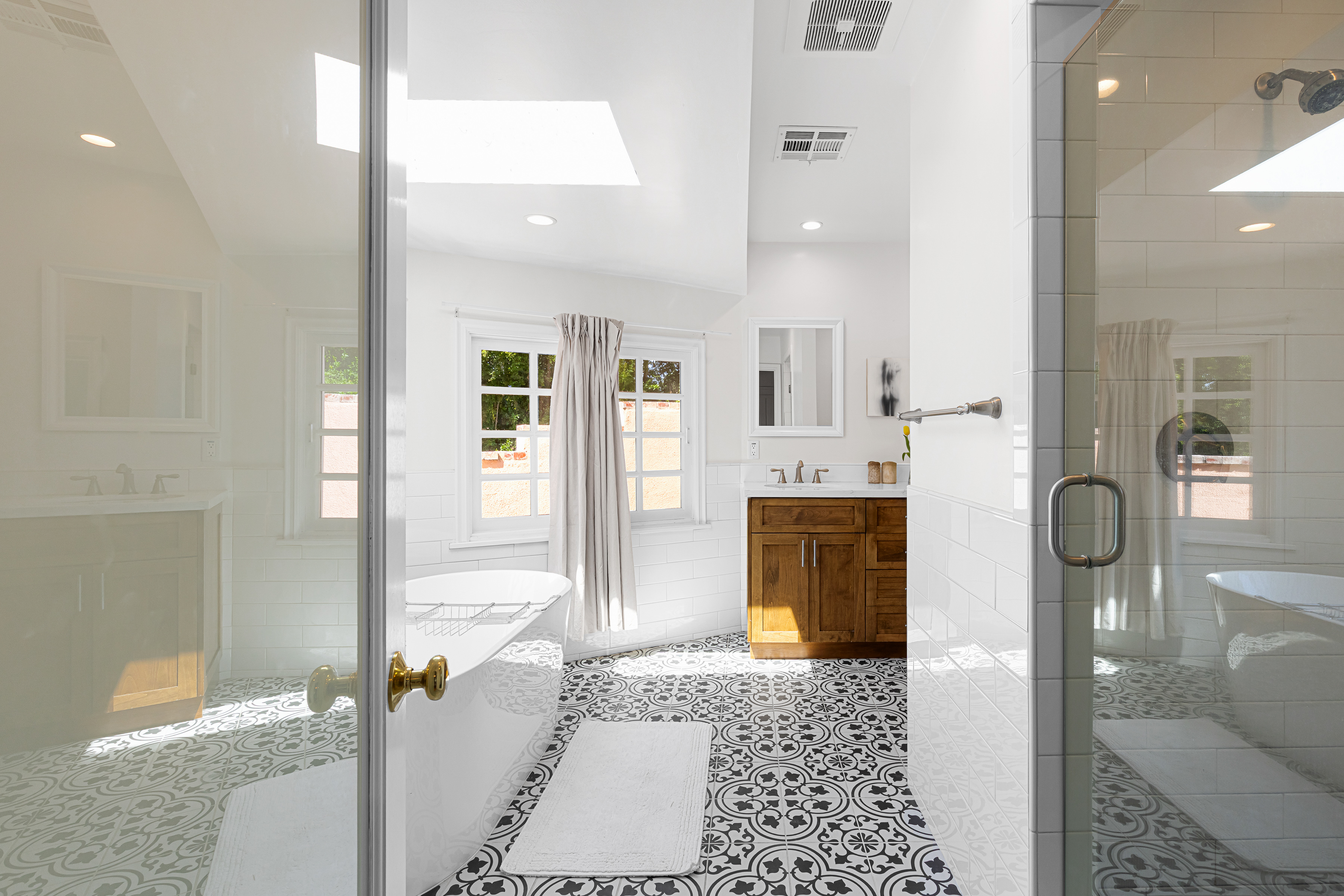  4650 Encino Avenue - 物件實景