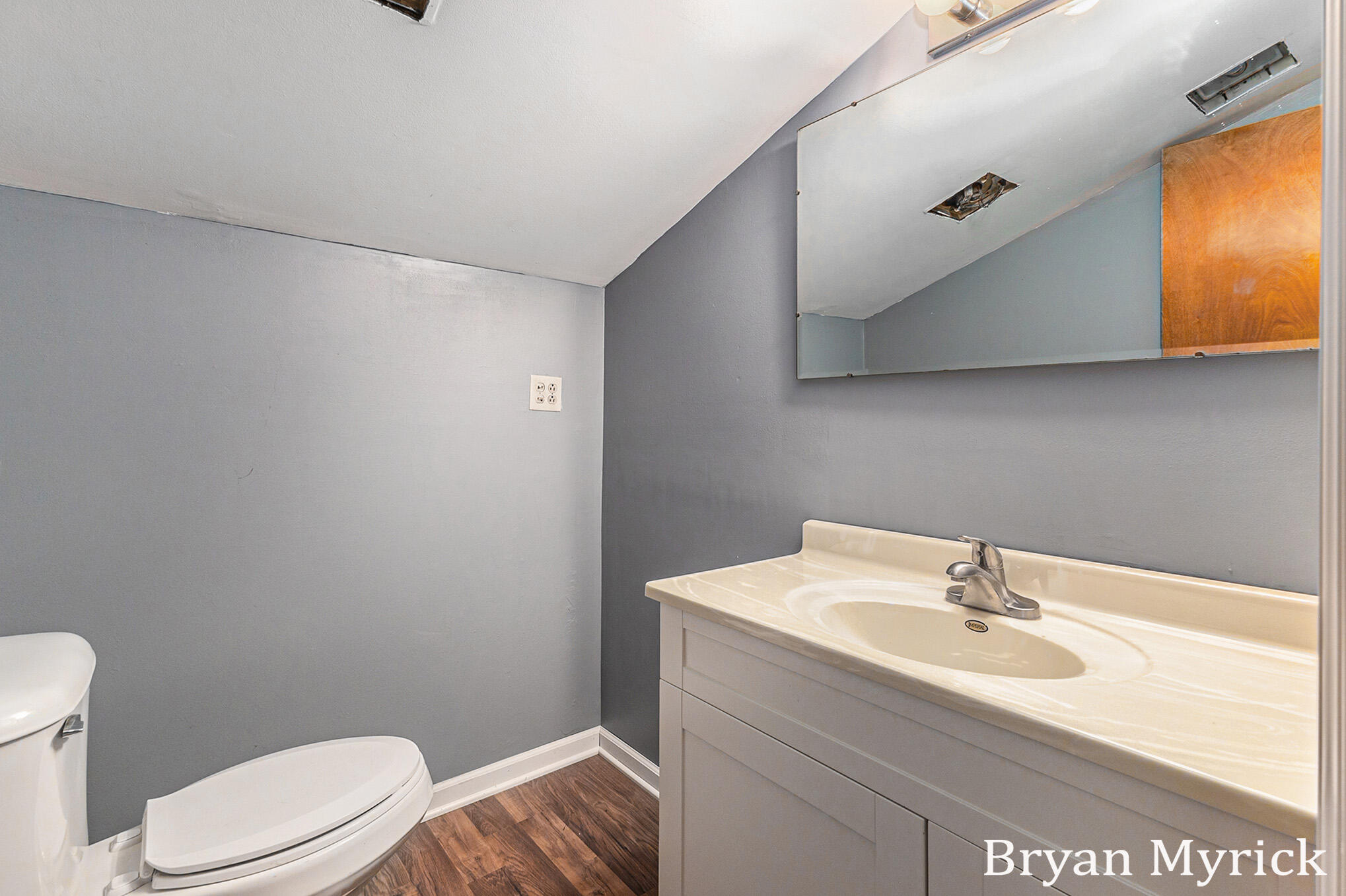Holland, Michigan, 49423, United States, 3 Bedrooms Bedrooms, ,3 BathroomsBathrooms,Residential,For Sale,1892685