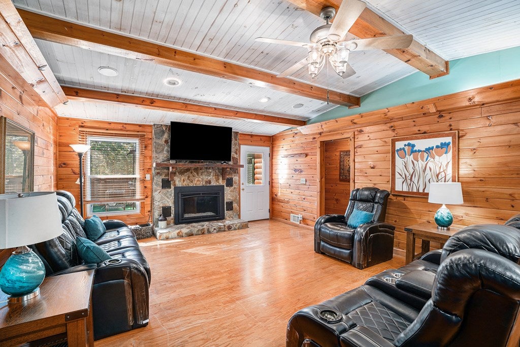 Blue Ridge, Georgia, 30513, United States, 6 Bedrooms Bedrooms, ,4 BathroomsBathrooms,Residential,For Sale,1858999
