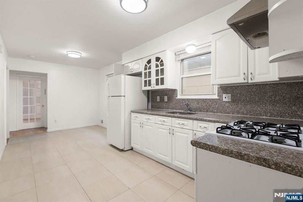 Harrison, New Jersey, 07029, United States, 6 Bedrooms Bedrooms, ,2 BathroomsBathrooms,Residential,For Sale,1992098