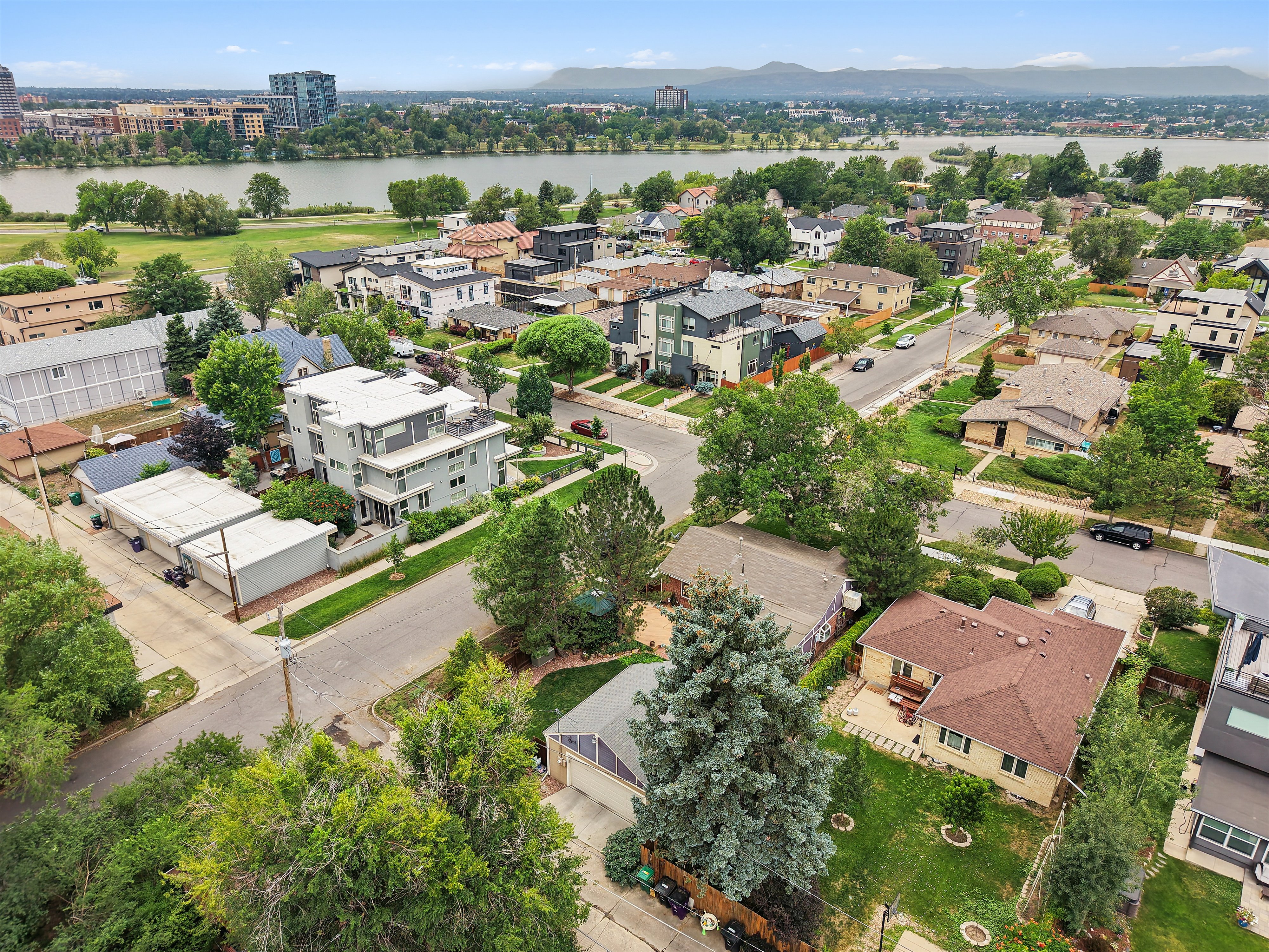  Beautifully Updated Brick Ranch One Block from Sloans Lake - 物件實景