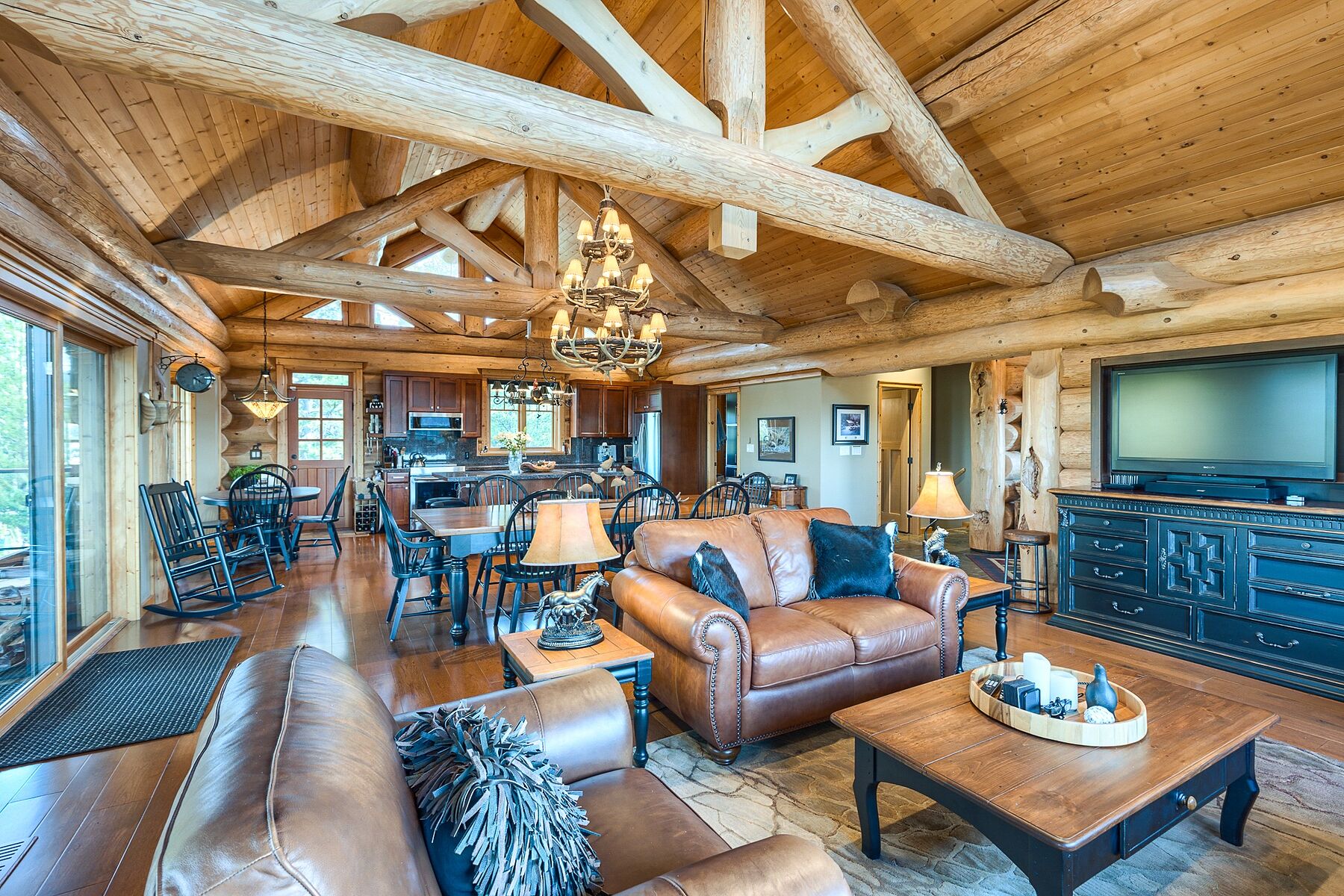  Custom Log Home - 物件實景