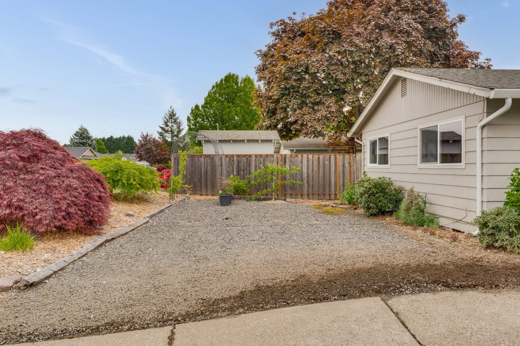  2024 NE POYNTER ST Hillsboro, OR 97124 - 物件實景