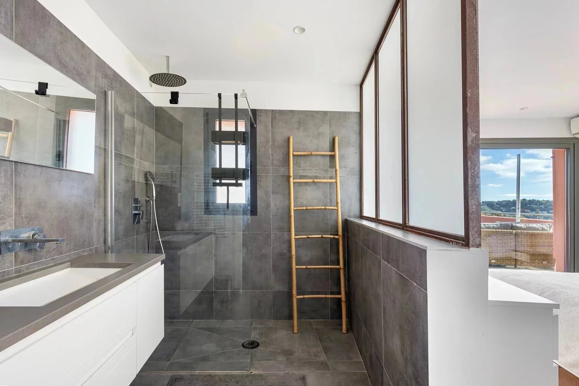 Vence, Provence-Alpes-Côte d’Azur, 06140, FR, 3 Bedrooms Bedrooms, ,6 BathroomsBathrooms,Residential,For Sale,1995667