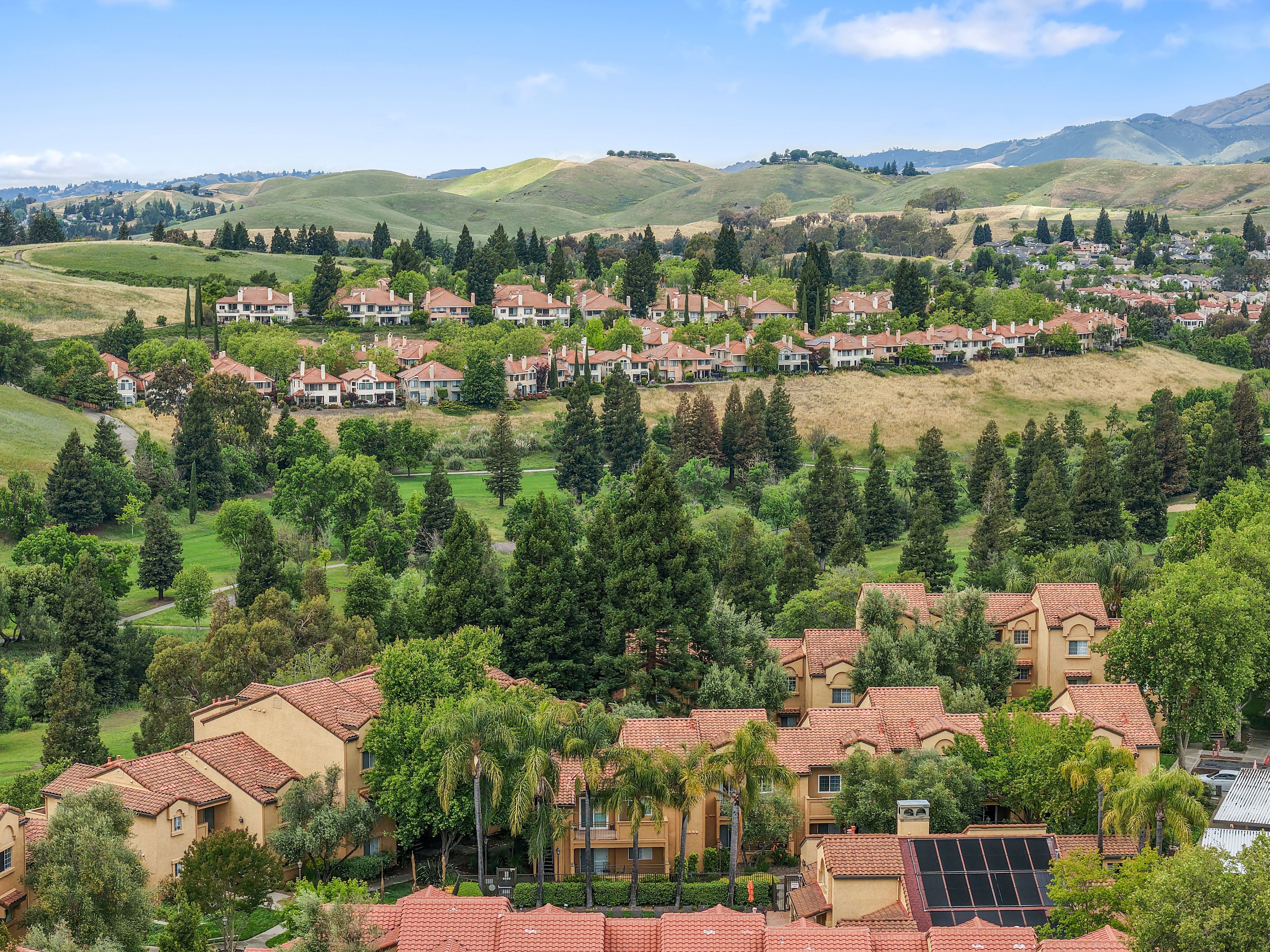  Top-Floor Luxury with Panoramic Canyon Lakes Views in Gated Siena Hills Retreat - 物件實景