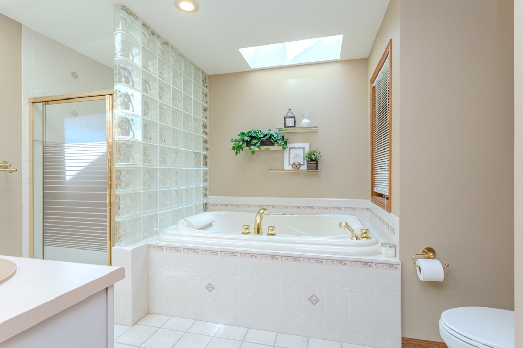 Wausau, Wisconsin, 54401, United States, 4 Bedrooms Bedrooms, ,3 BathroomsBathrooms,Residential,For Sale,1889957