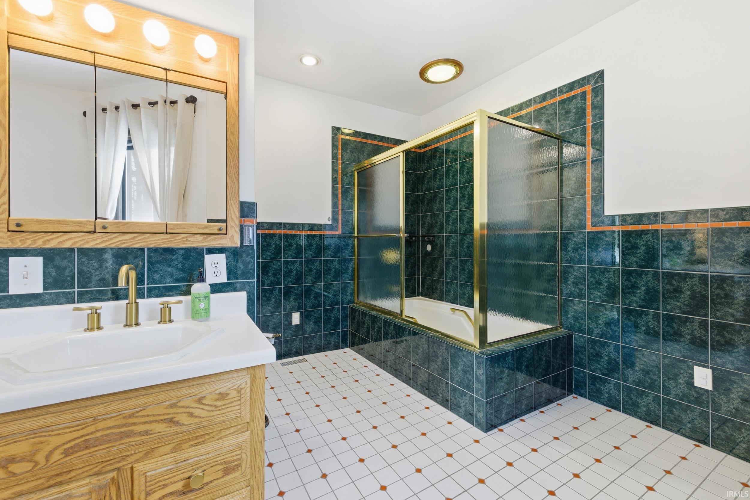 Bloomington, Indiana, 47401, United States, 4 Bedrooms Bedrooms, ,4 BathroomsBathrooms,Residential,For Sale,2013996