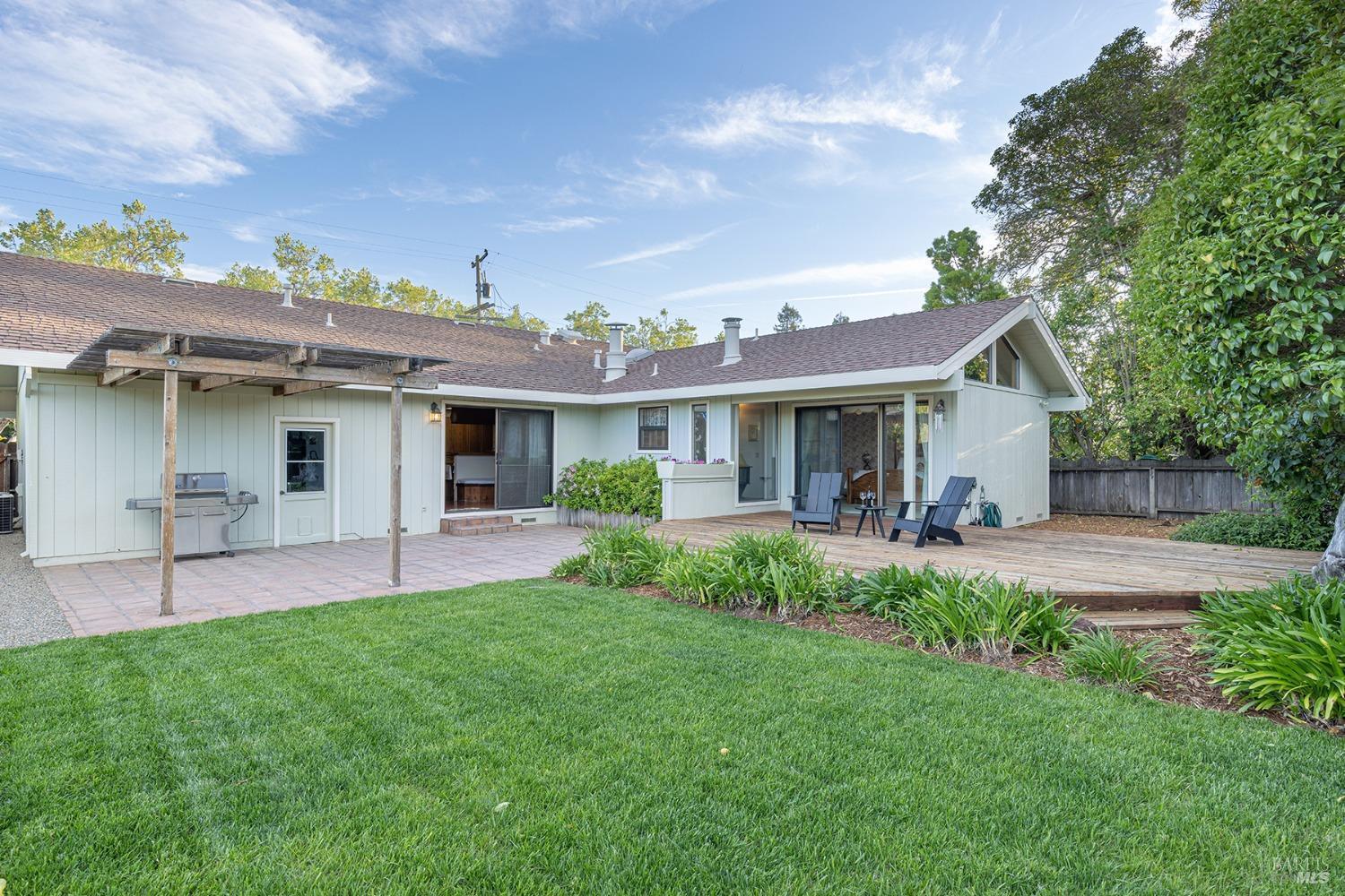 Sonoma, California, 95476, United States, 3 Bedrooms Bedrooms, ,2 BathroomsBathrooms,Residential,For Sale,1798326