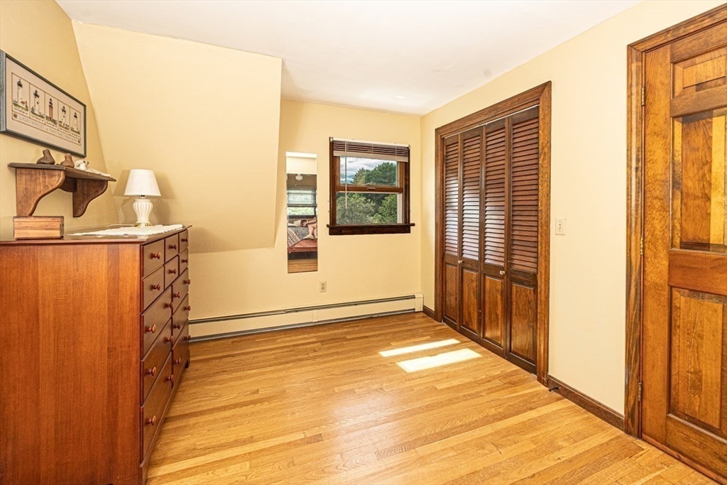 Rochester, Massachusetts, 02770, United States, 3 Bedrooms Bedrooms, ,2 BathroomsBathrooms,Residential,For Sale,1902514