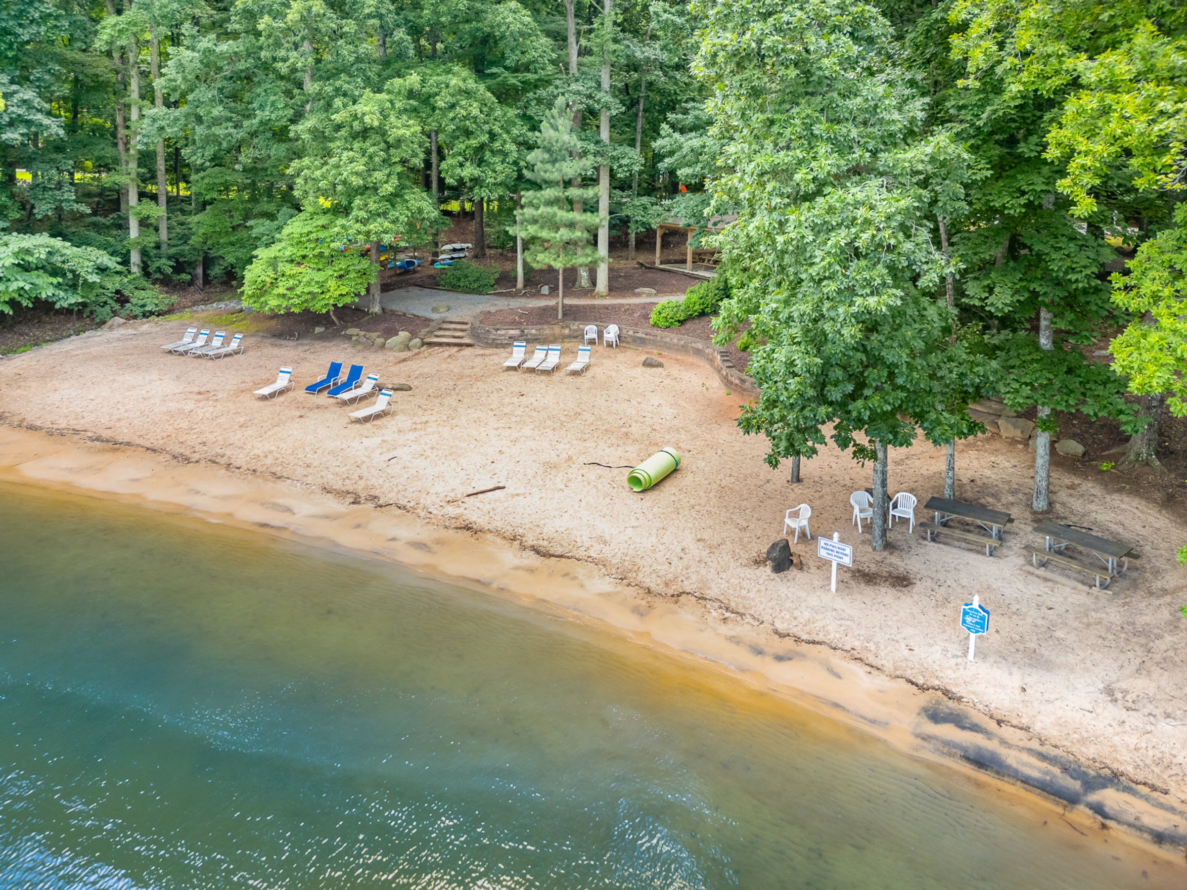 Mooresville, North Carolina, 28117, United States, 3 Bedrooms Bedrooms, ,4 BathroomsBathrooms,Residential,For Sale,1975714