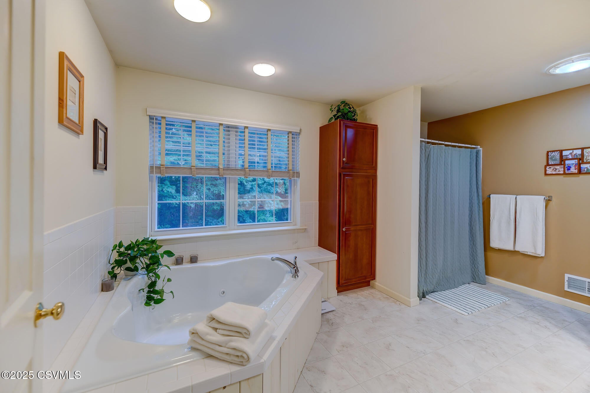 Bloomsburg, Pennsylvania, 17815, United States, 4 Bedrooms Bedrooms, ,3 BathroomsBathrooms,Residential,For Sale,1920629