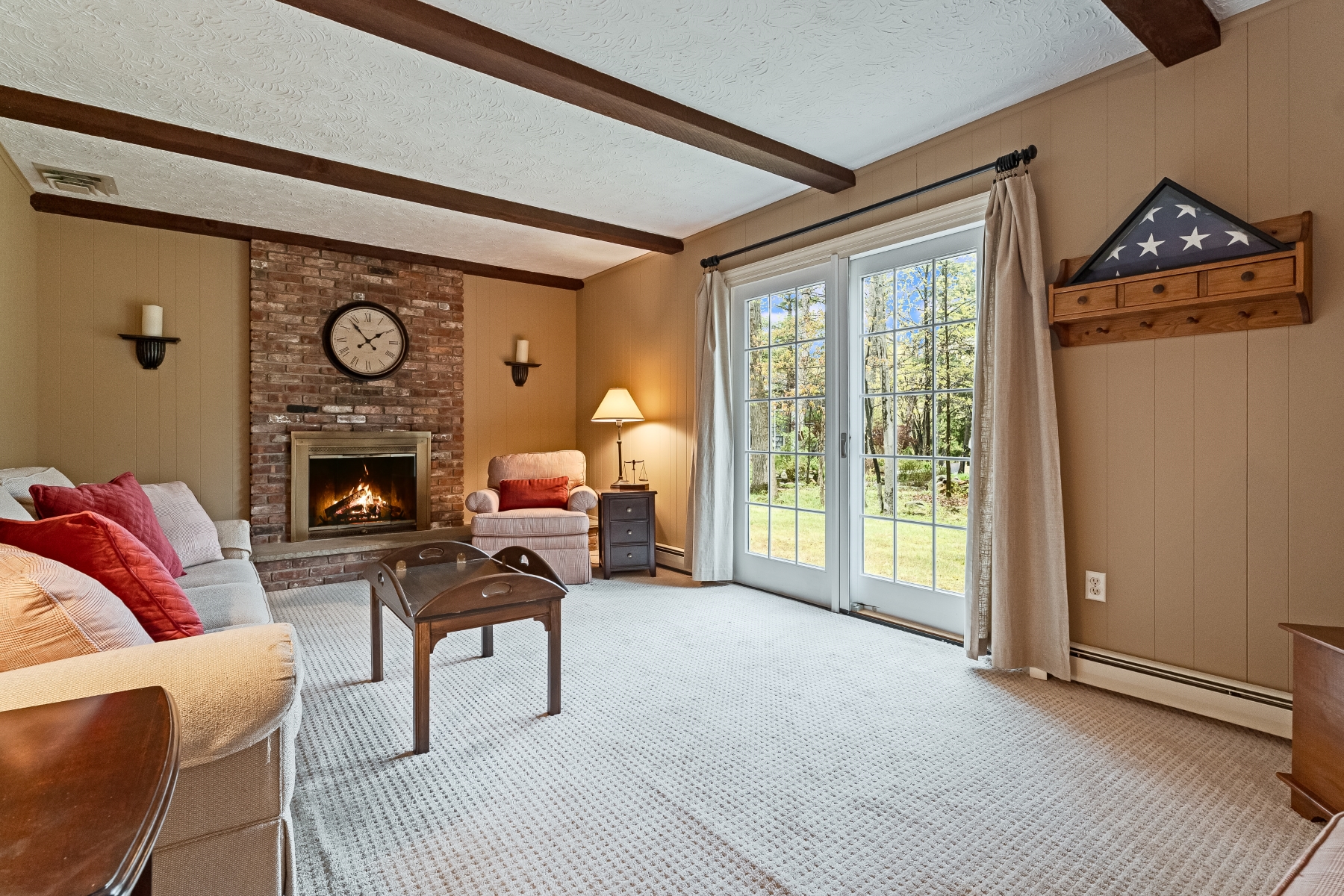  Traditional Center Hall Colonial Located on Lovely Cul-de-Sac - 物件實景