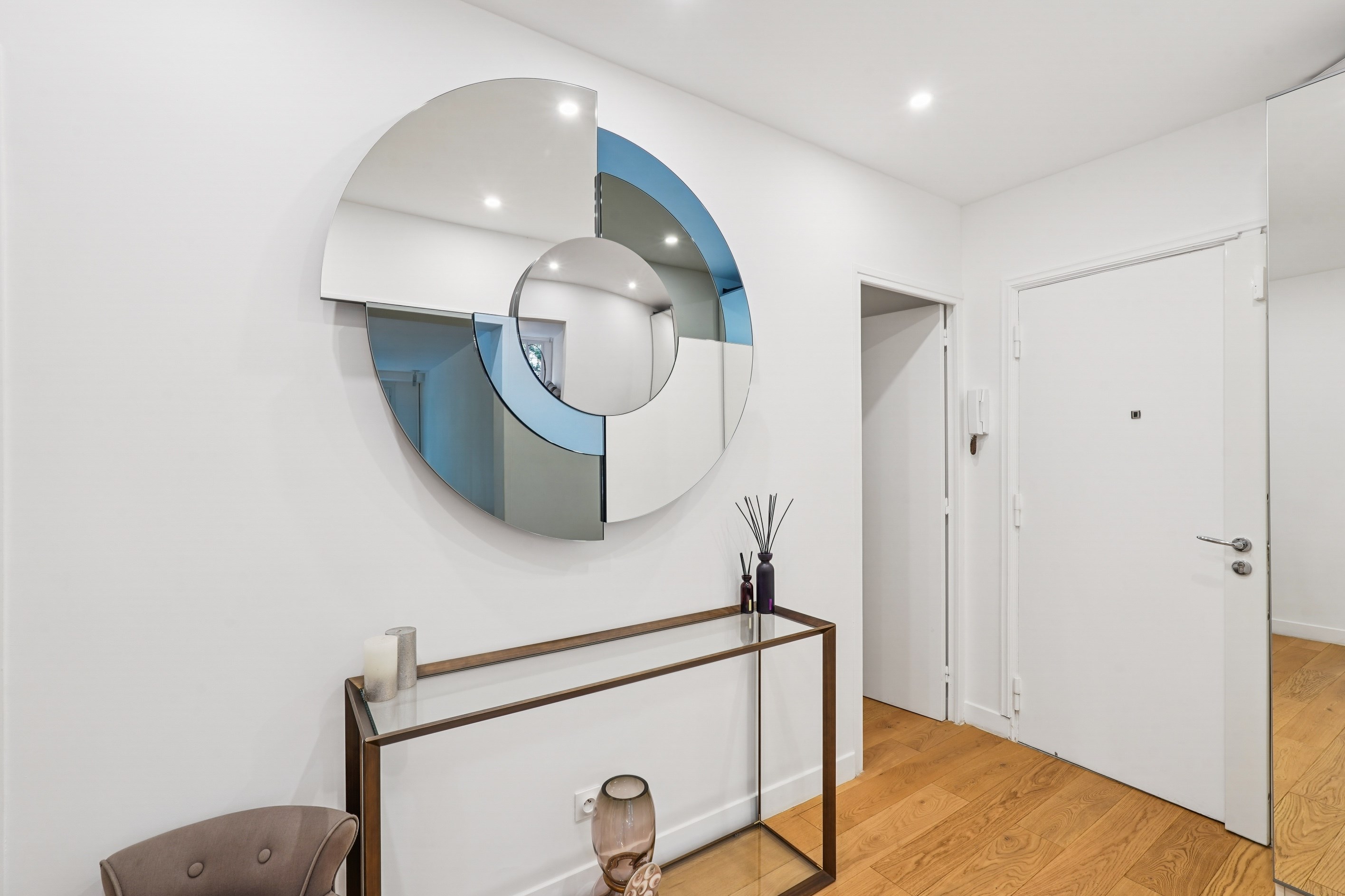  Four-Room Apartment with Balcony – Neuilly-sur-Seine – Pasteur – Inkermann - 物件實景