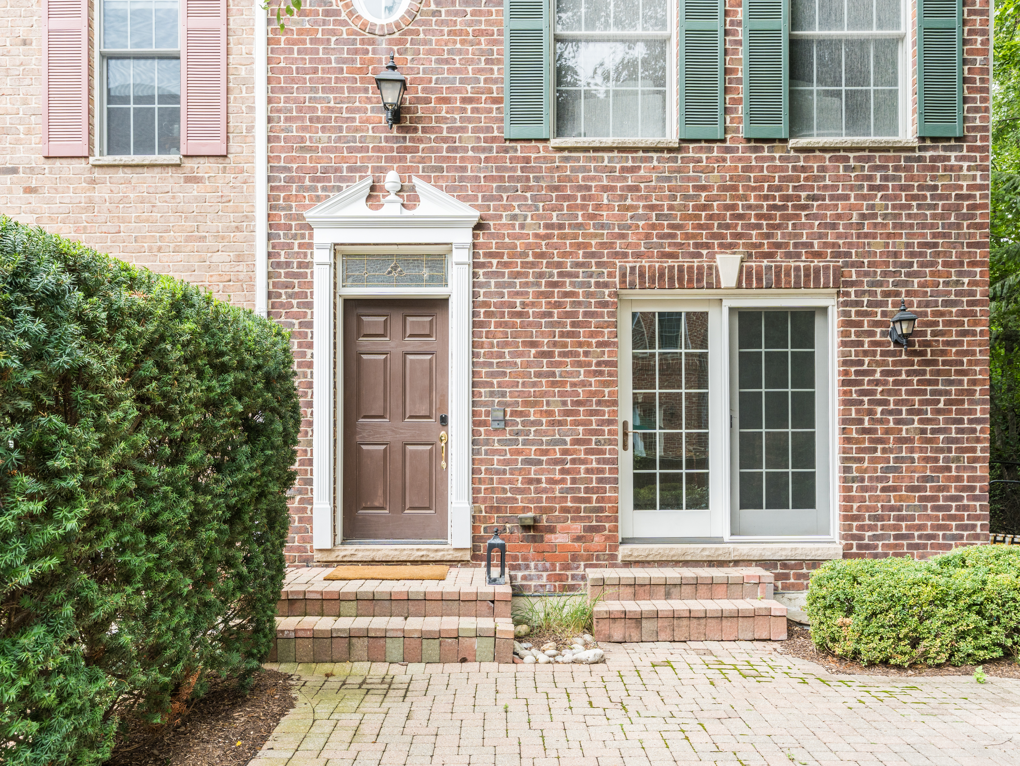  Highly Desirable Naperville Station End Unit - 物件實景