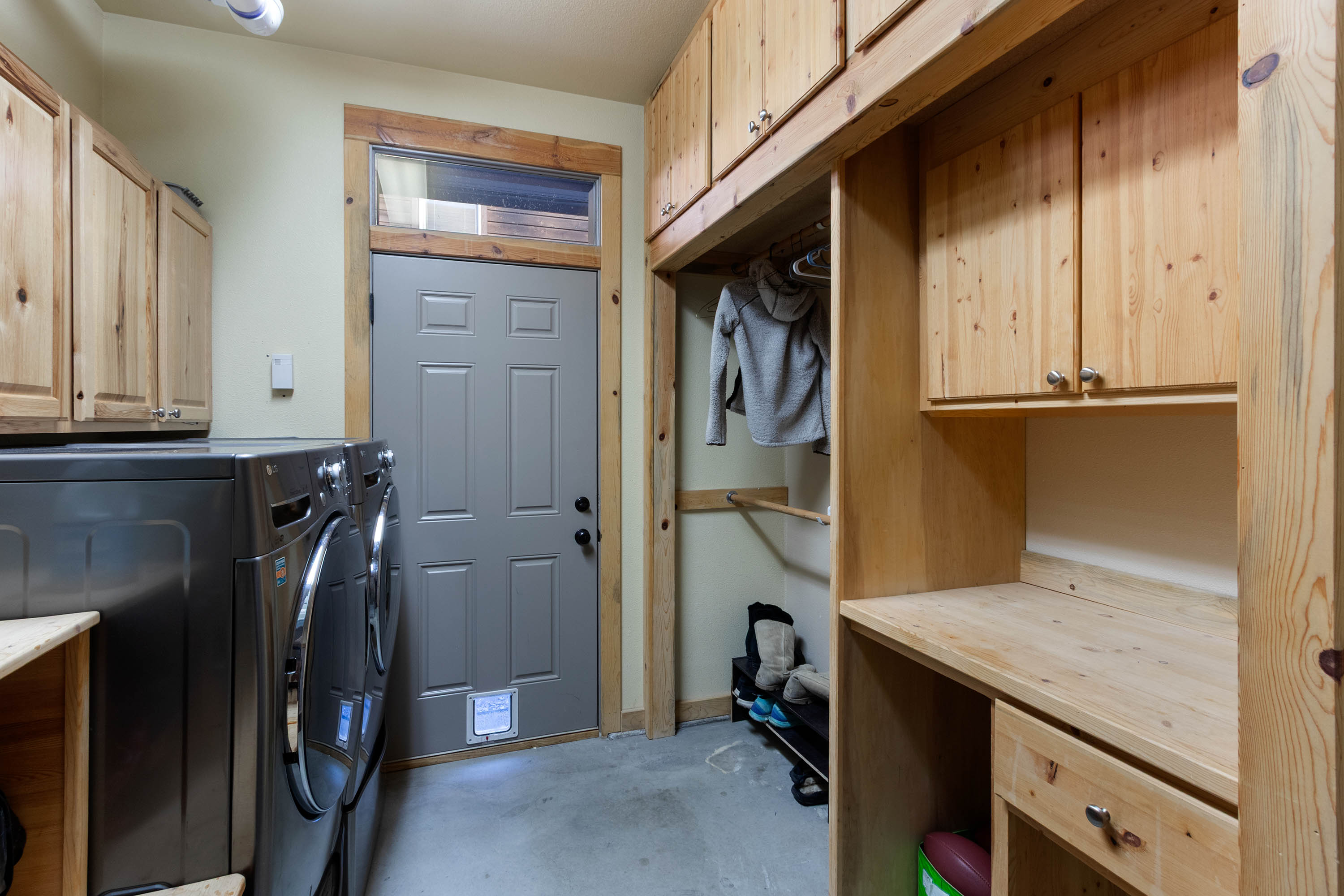 Sagle, Idaho, 83860, United States, 4 Bedrooms Bedrooms, ,2 BathroomsBathrooms,Residential,For Sale,2013773