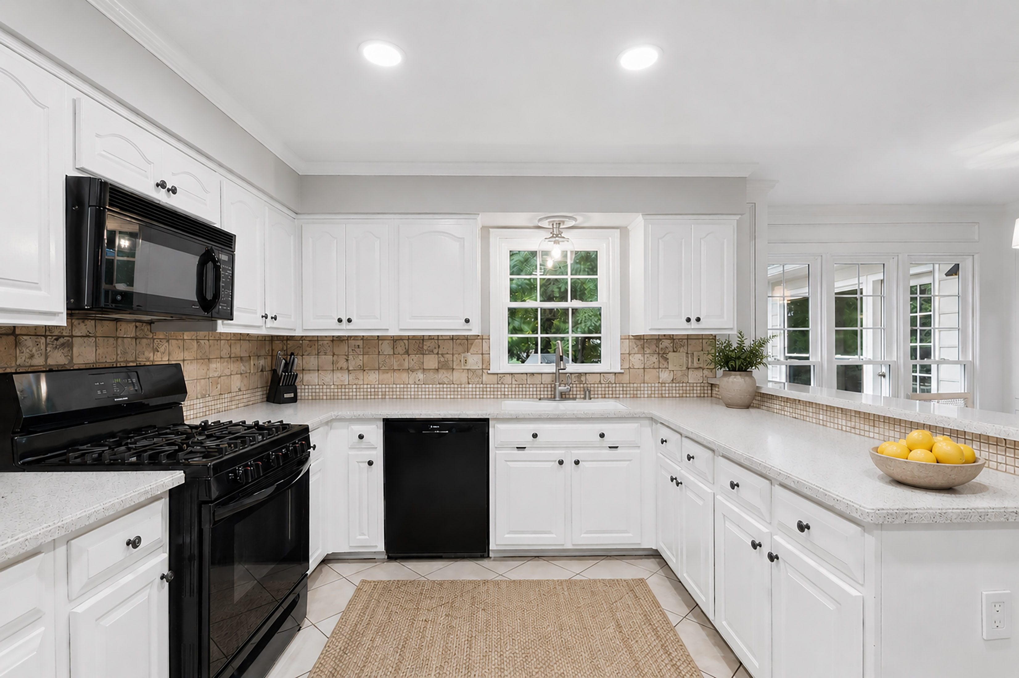  Beautifully Updated Home Blends Timeless Style with Elevated Designer Finishes - 物件實景