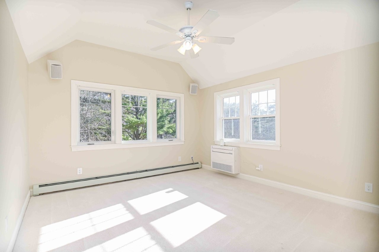 Ogunquit, Maine, 03907, United States, 13 Bedrooms Bedrooms, ,3 BathroomsBathrooms,Residential,For Sale,1777971