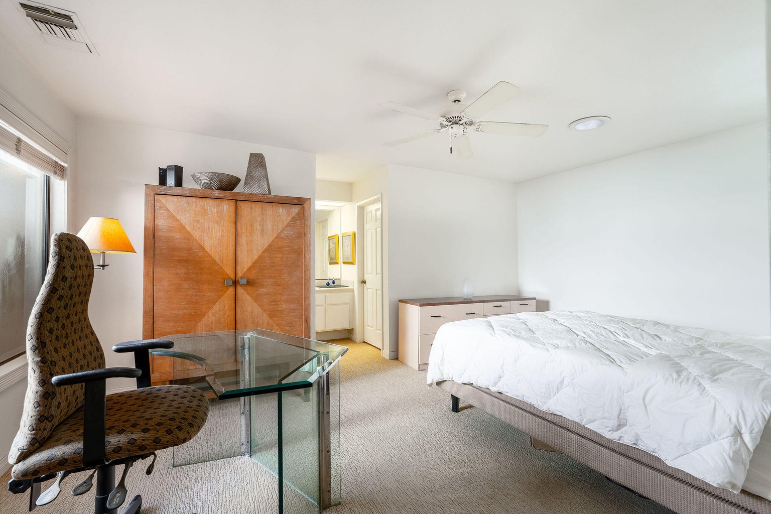 Palm Desert, California, 92260, United States, 2 Bedrooms Bedrooms, ,2 BathroomsBathrooms,Residential,For Sale,1981294