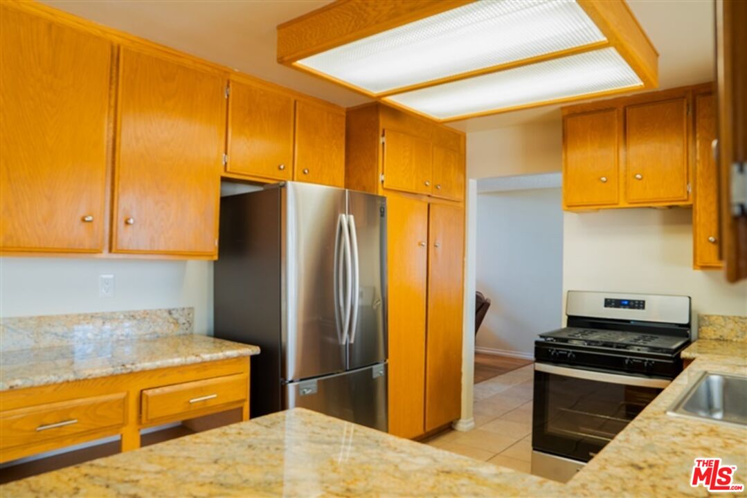 Palmdale, California, 93550, United States, 3 Bedrooms Bedrooms, ,3 BathroomsBathrooms,Residential,For Sale,1994563