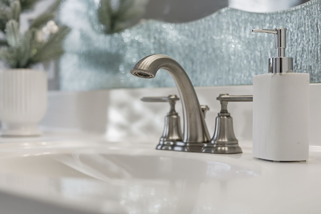 Southwick, Massachusetts, 01077, United States, 4 Bedrooms Bedrooms, ,3 BathroomsBathrooms,Residential,For Sale,2002928