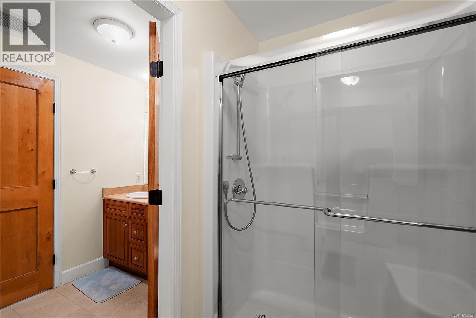 NORTH SAANICH, British Columbia, V8L 5L5, CA, 5 Bedrooms Bedrooms, ,4 BathroomsBathrooms,Residential,For Sale,1946996