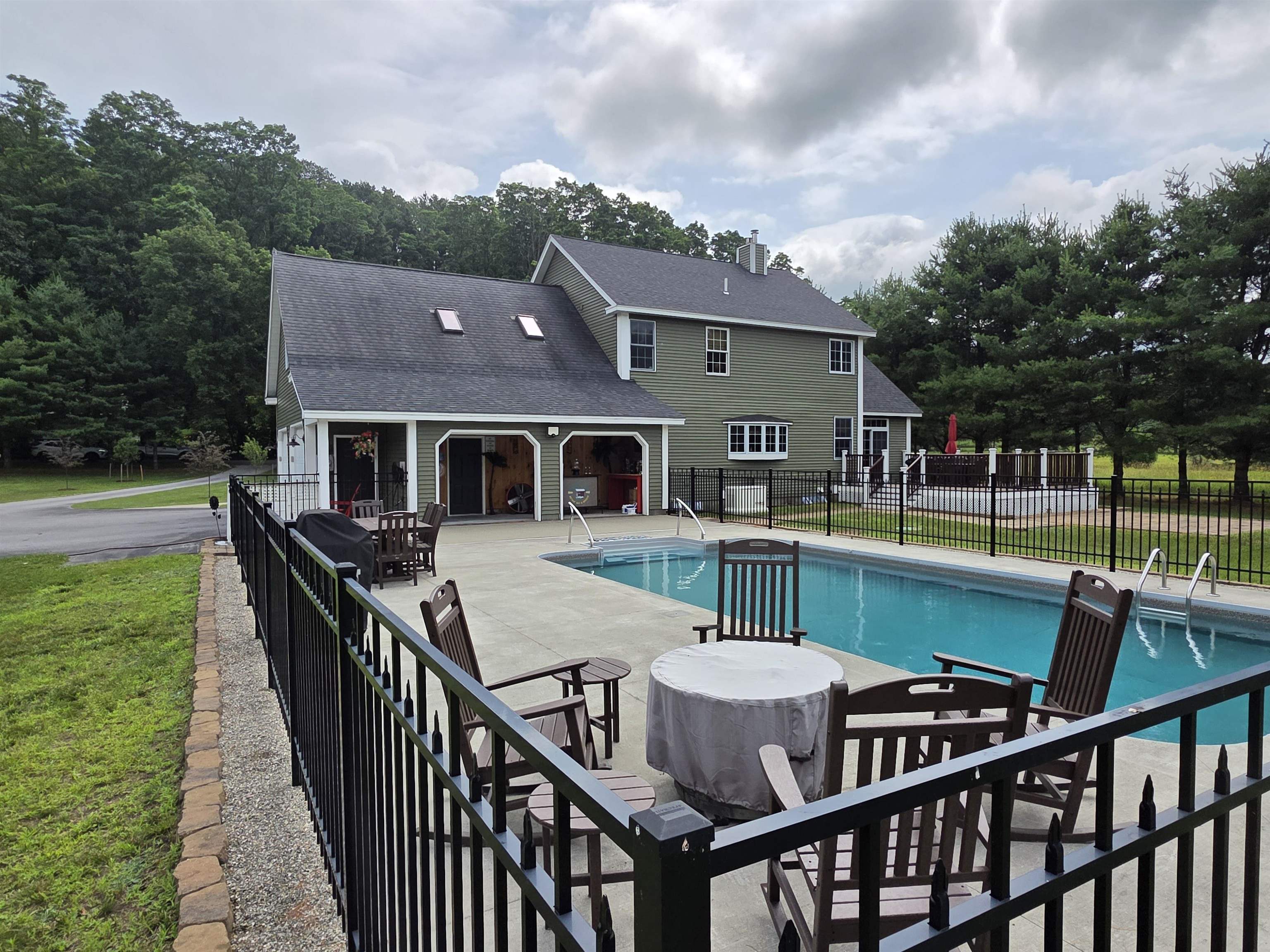 Colchester, Vermont, 05446, United States, 4 Bedrooms Bedrooms, ,3 BathroomsBathrooms,Residential,For Sale,1895144