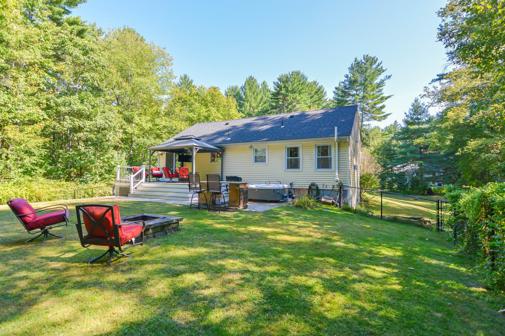 Litchfield, New Hampshire, 03054, United States, 3 Bedrooms Bedrooms, ,1 BathroomBathrooms,Residential,For Sale,1948760